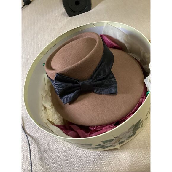 Women’s Toucan Collection Backbow Wool Felt Boater w/ Hat Box - Picture 11 of 11